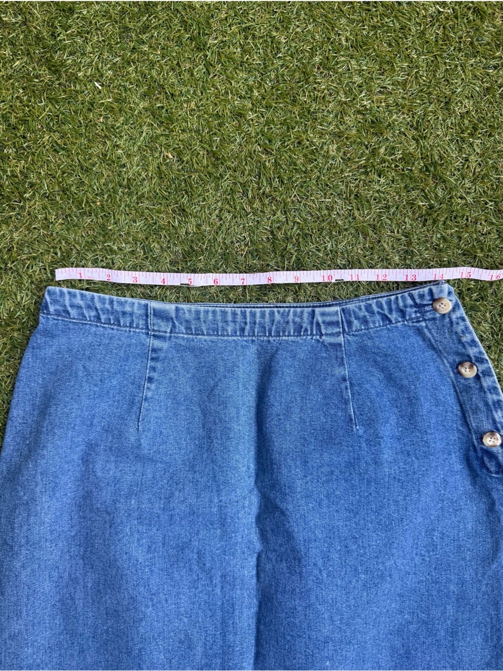 VTG Eddie Bauer - Classic Blue Denim Midi Skirt - 8P Button w/ Side Slit - Picture 5 of 6